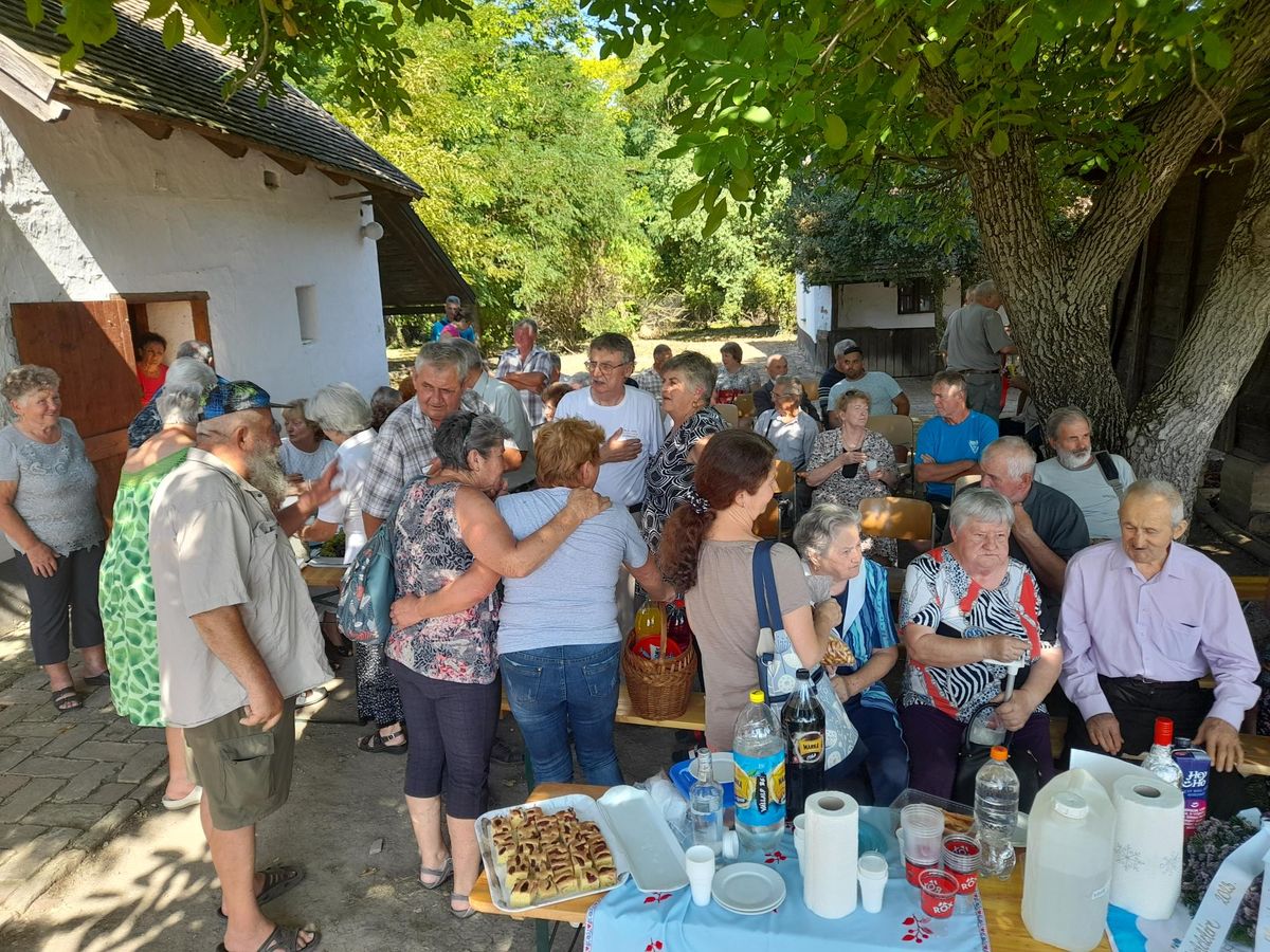 Sok közös emléket hordoznak szívükben a kopáncsiak. 
Fotó: Tábori Szilvia