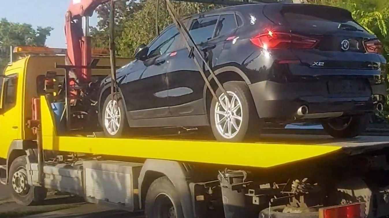 Ezzel az egyszerű trükkel percek alatt lopott el autókat a magyar páros