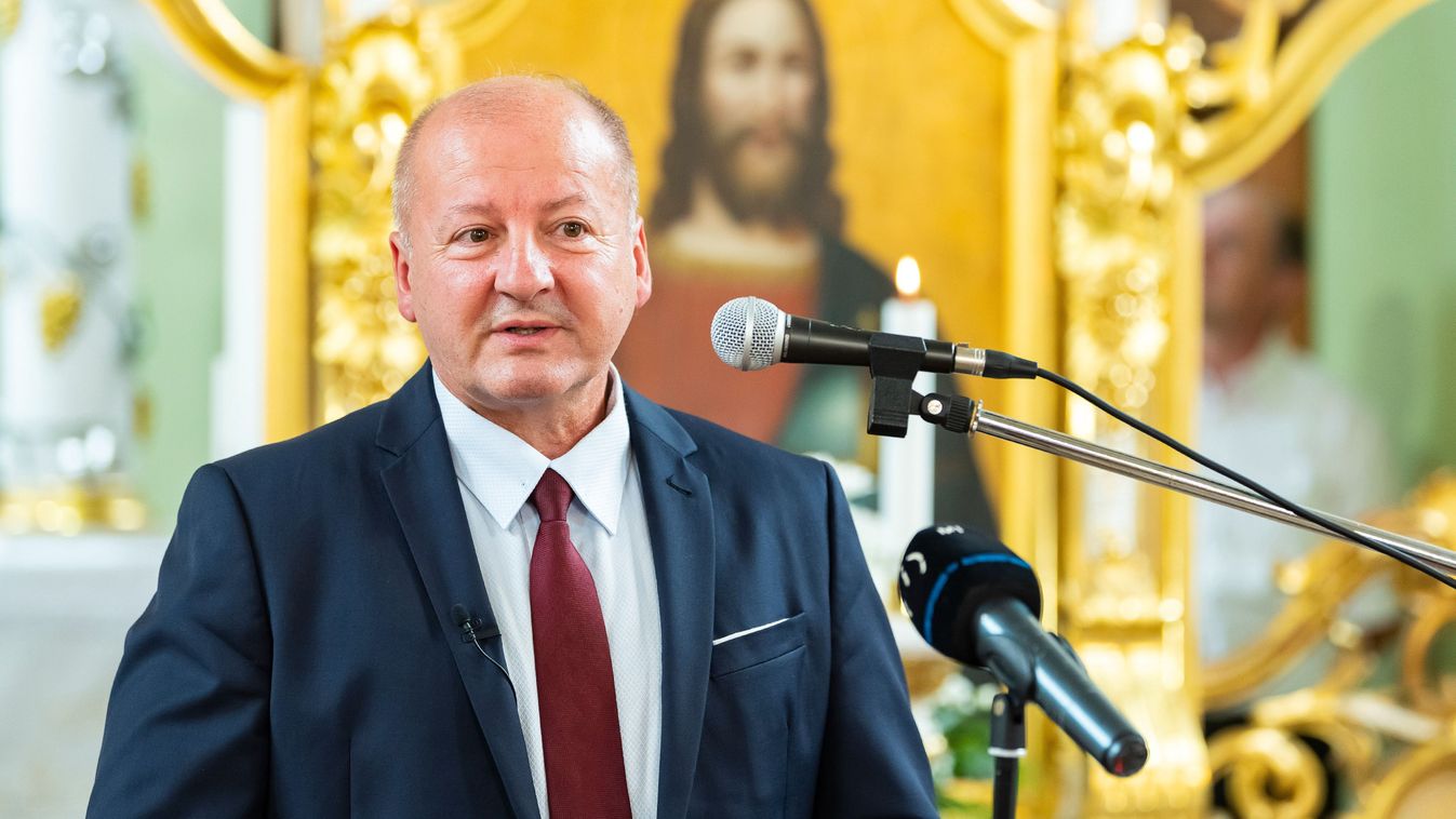Simicskó István: a kereszténység szimbólumainak megrongálása egyértelműen barbarizmus