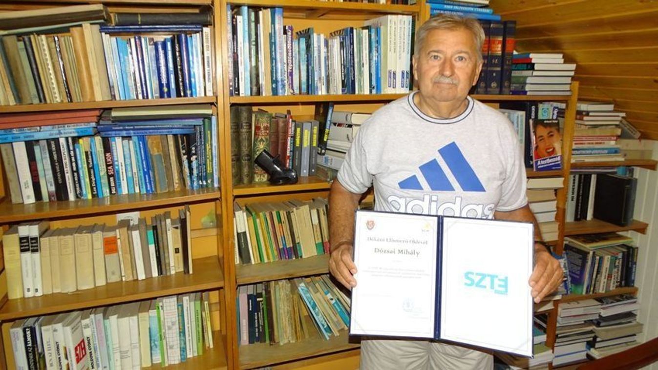 Bácsalmási nyugdíjas ajándékozott szakkönyveket az SZTE-nek