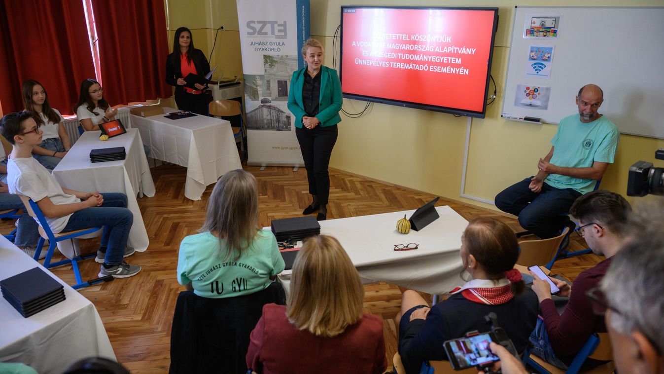 Okostanteremben tanulhatják a digitális kompetenciákat tanárok, diákok és hallgatók