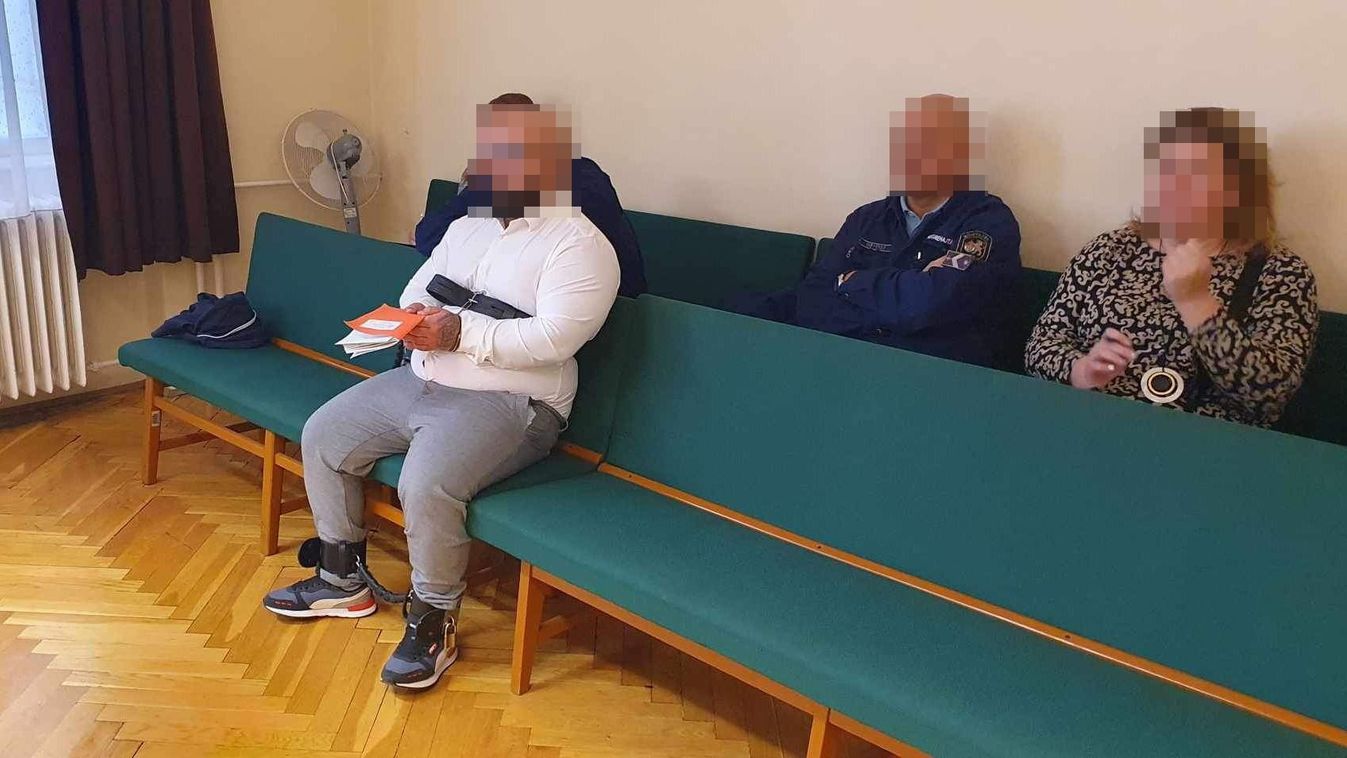 Megpróbálta megfojtani a nővérét