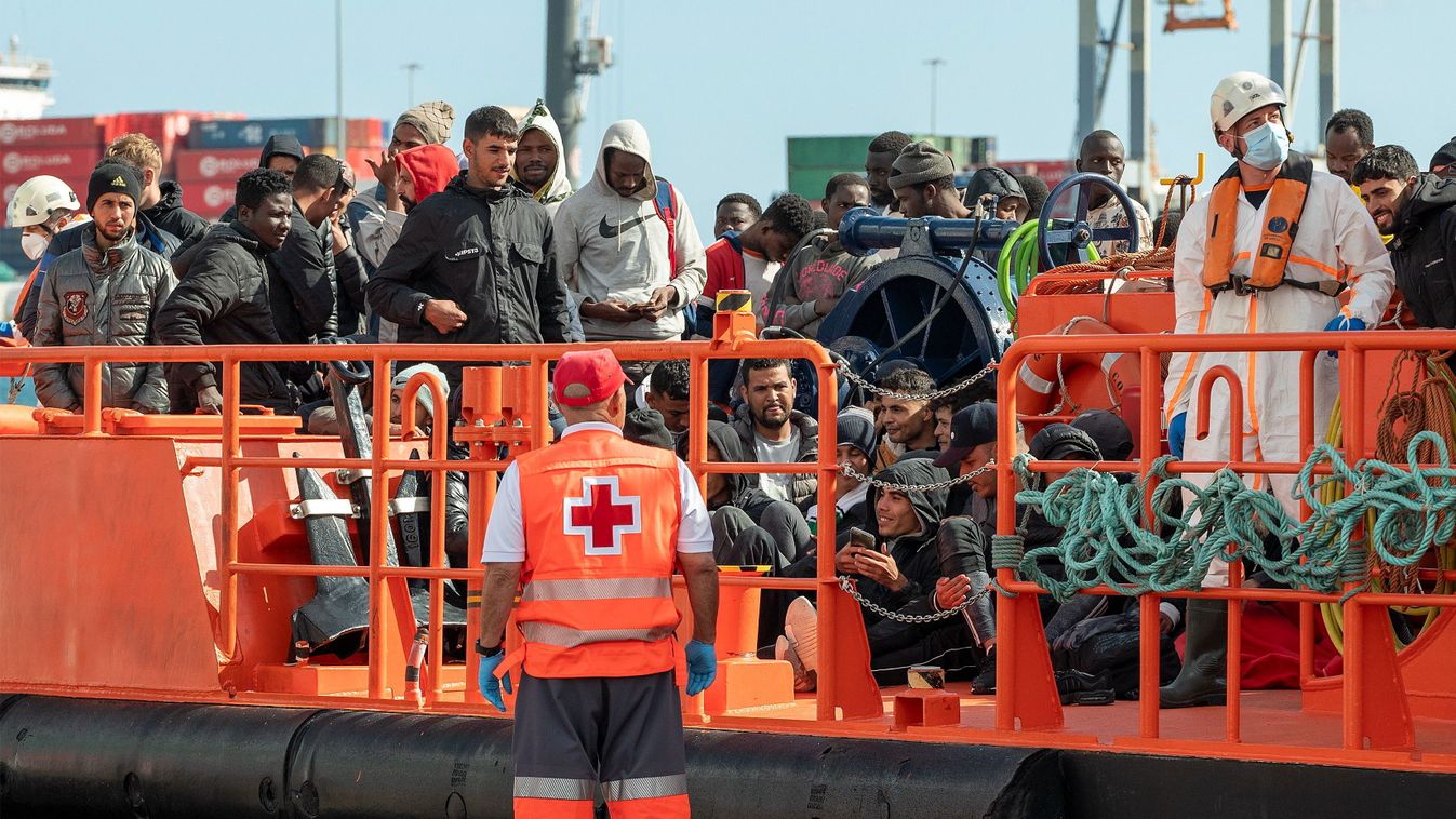 Nem tudják kitoloncolni a visszaeső bűnözőket