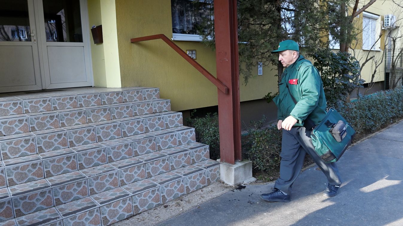 Ma kezdik kézbesíteni a dupla nyugdíjat (videó)