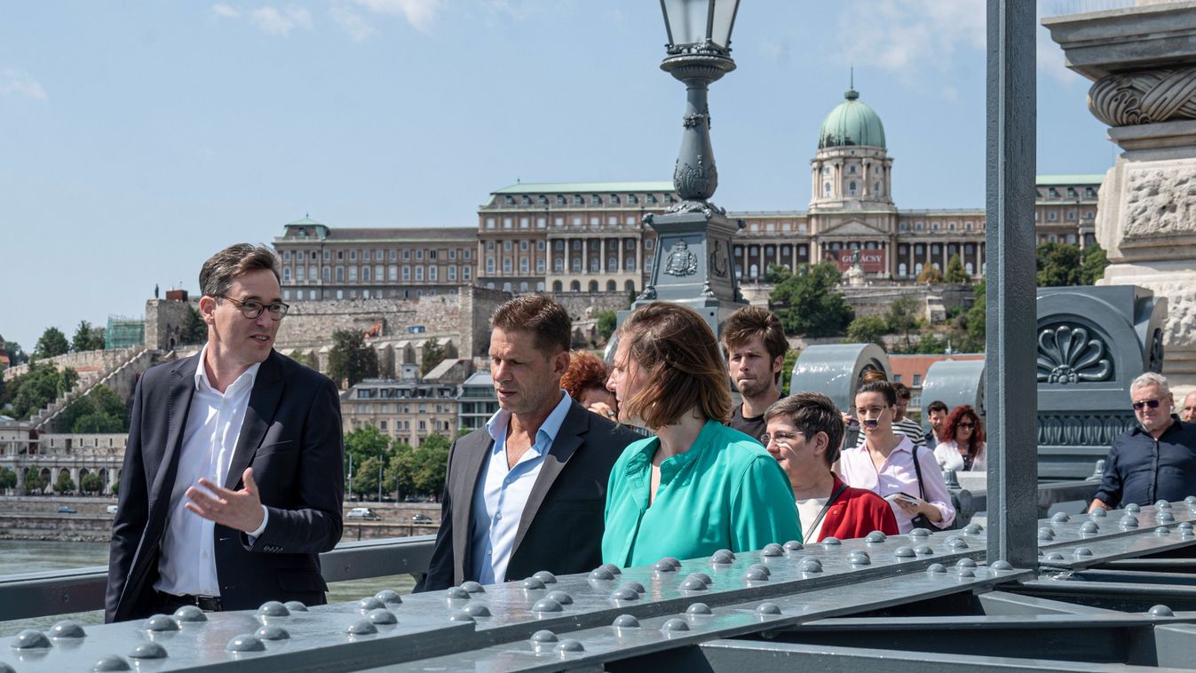 Baloldali politikusokhoz kerülhetett a Lánchíd felújítására szánt közpénz egy része