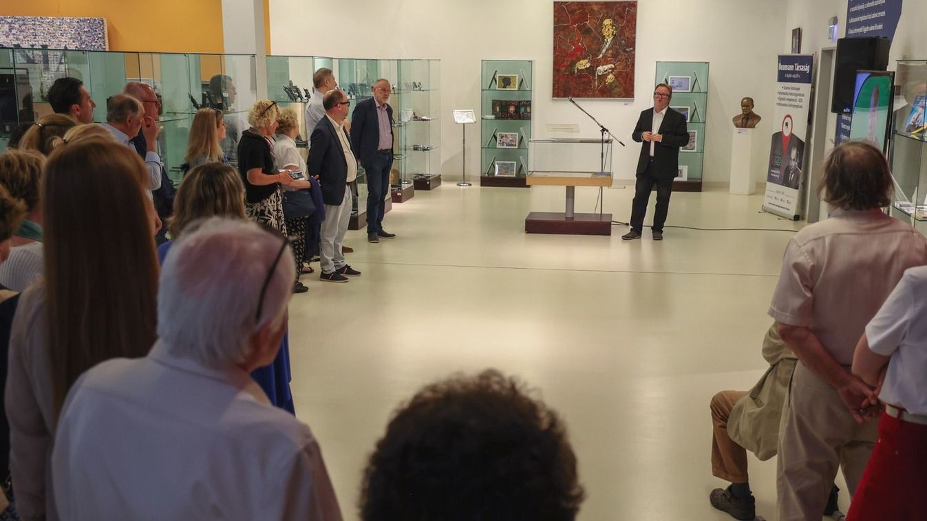 Átadták a megújult Neumann-emlékszobát – Galéria
