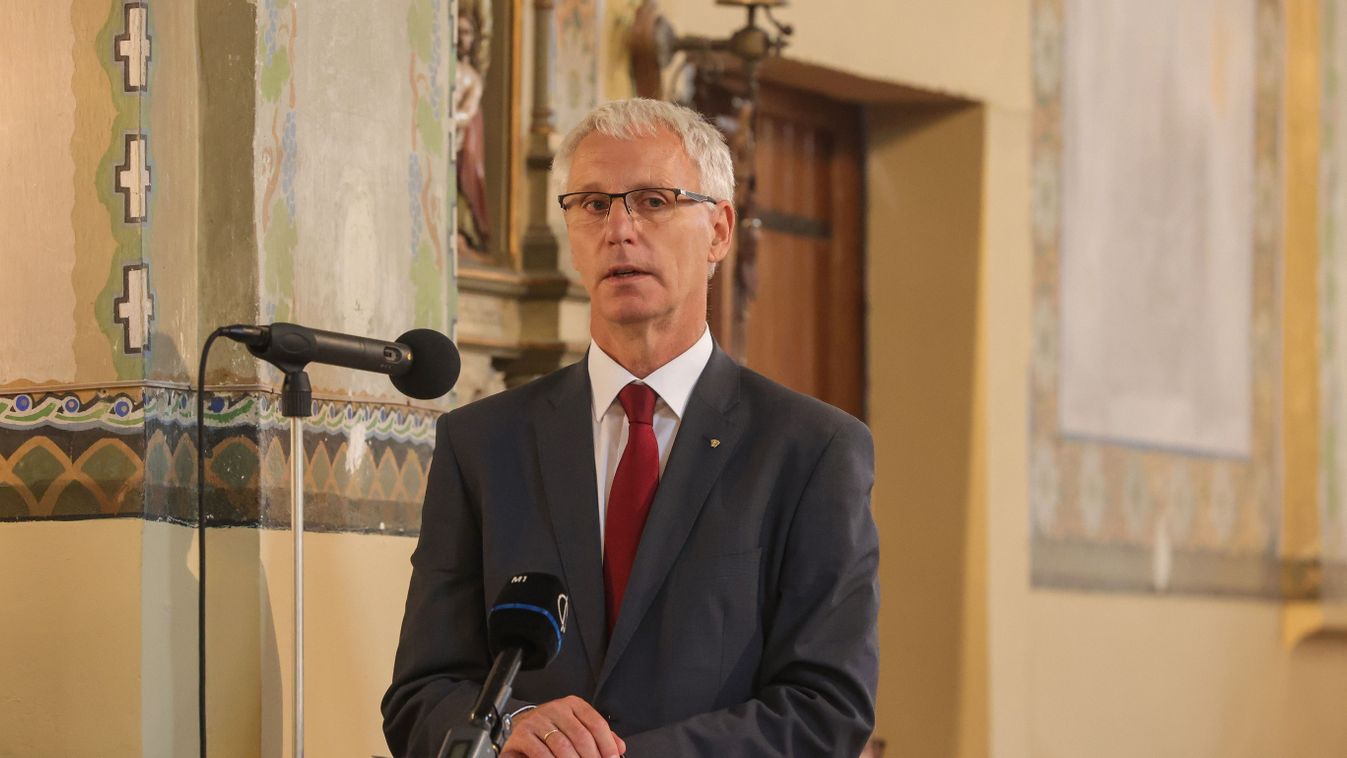 Soltész Miklós: hitre és békére van szükség