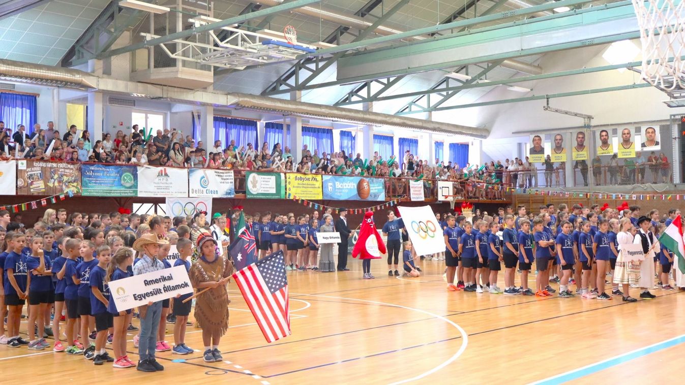 Lelki pluszt adott a Szent István-iskola látványos olimpiai nyitánya - GALÉRIA