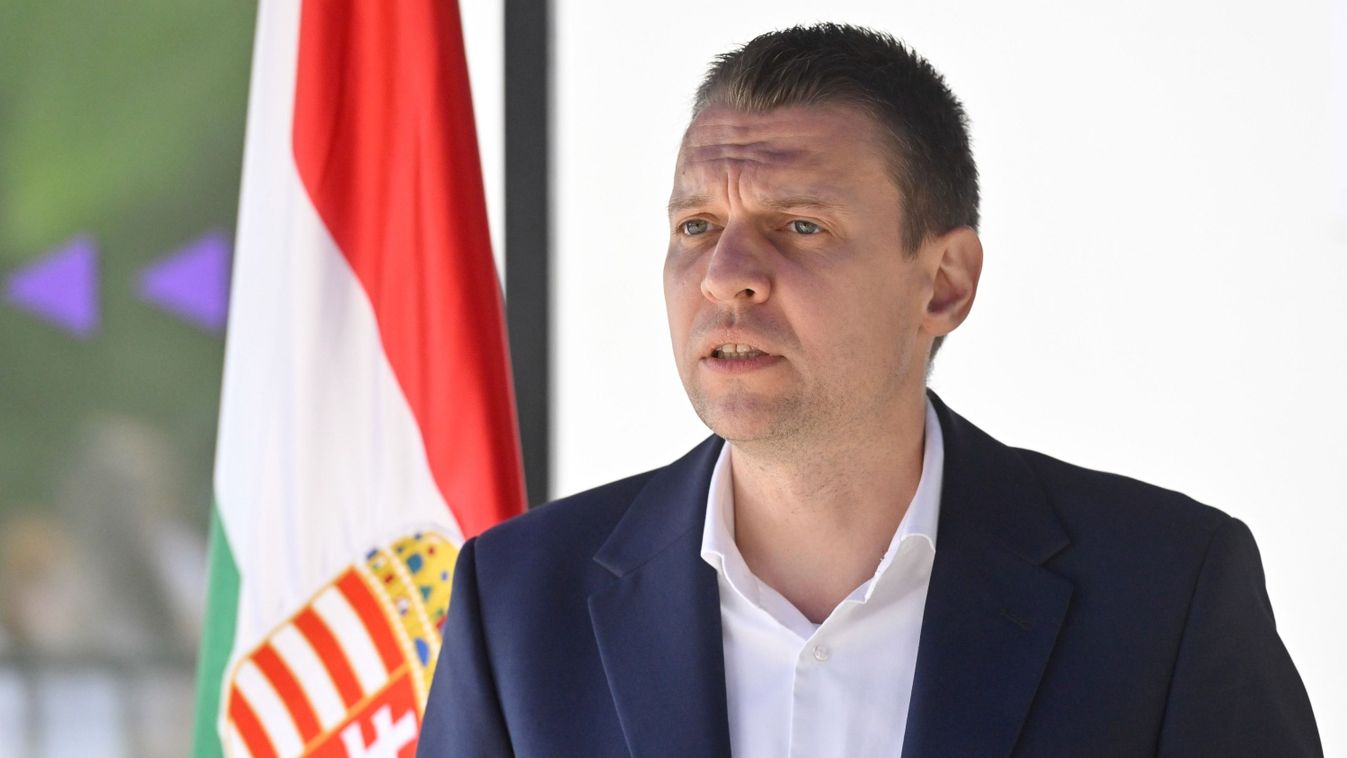 Menczer: büntetéssel és zsarolással akarnak bennünket belenyomni a háborúba (videó)