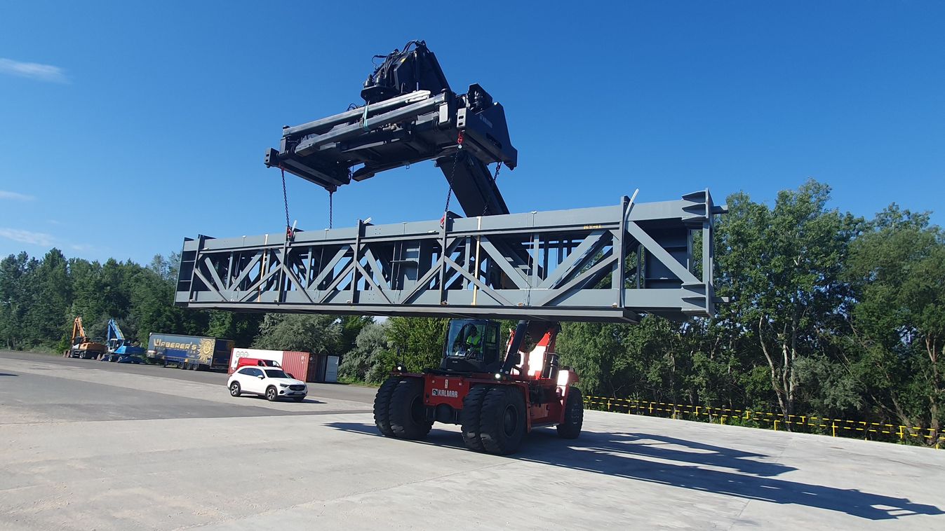 Megérkeztek az építőanyagok a BYD-gyárhoz, kezdődhet a munka