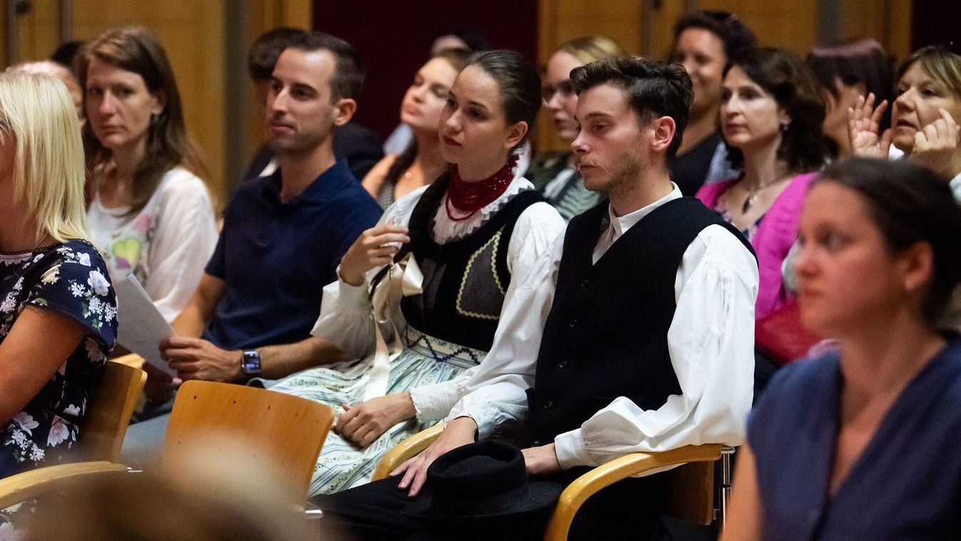Vasárnap éjfélig lehet jelentkezni a Kőrösi Csoma Sándor Program és Petőfi Sándor Program új felhívására