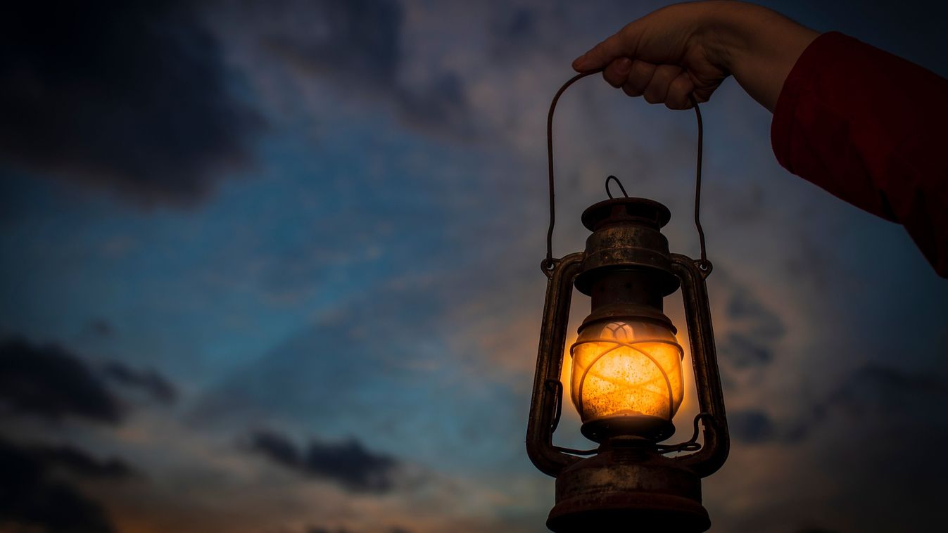 Vonósok lampionos estje