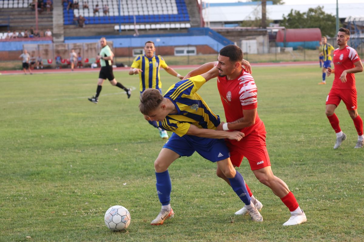 Párharcokban gazdag mérkőzést játszott egymással a sárga-kék mezes HFC és a piros mezes ESMTK az NB III.-ban.