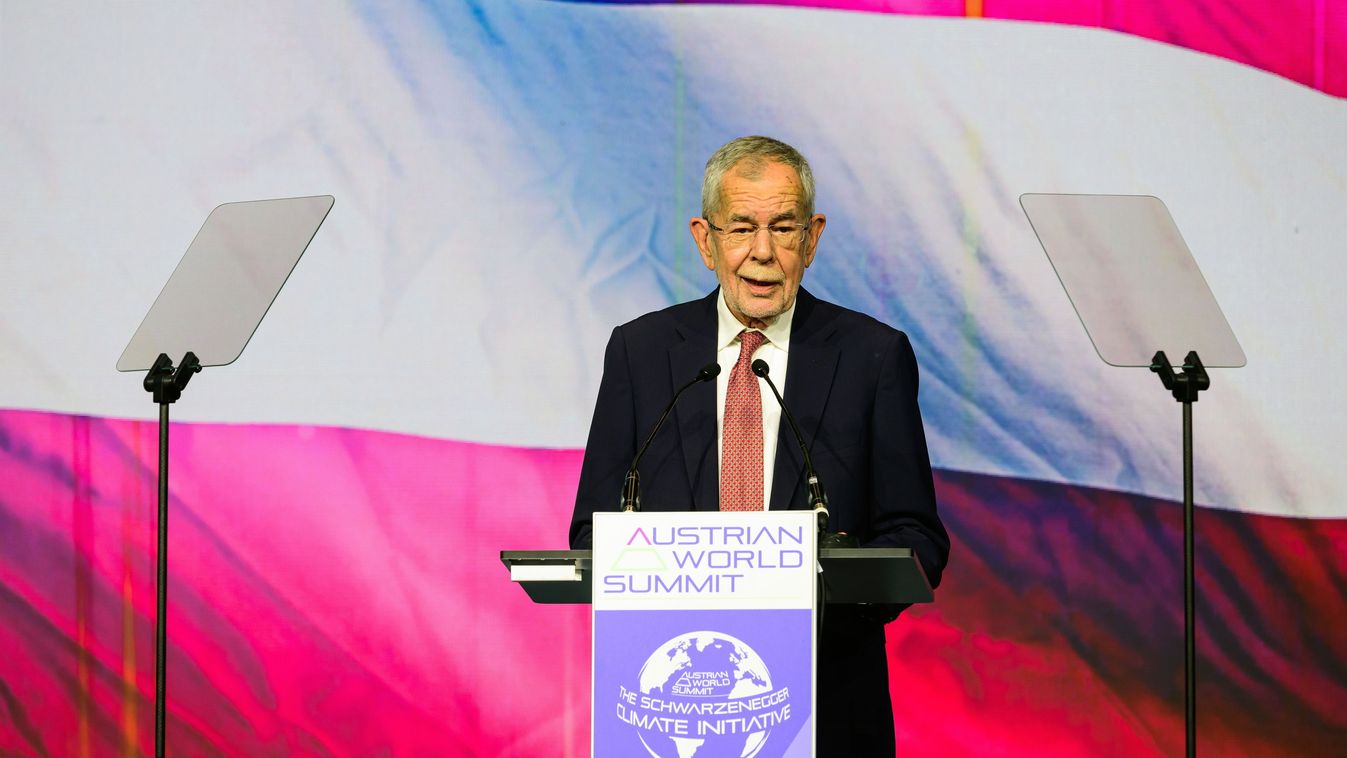 Az Osztrák Néppárt vezetőjét bízta meg kormányalakítással az államfő