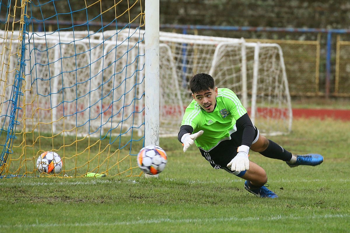 HFC, Honvéd, Szűcs Róbert