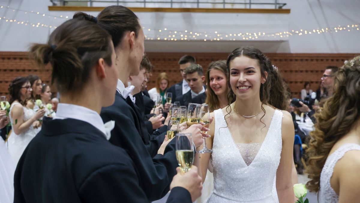 Életre szóló élmény a szalagavató a Karolinában is – galériával, videóval