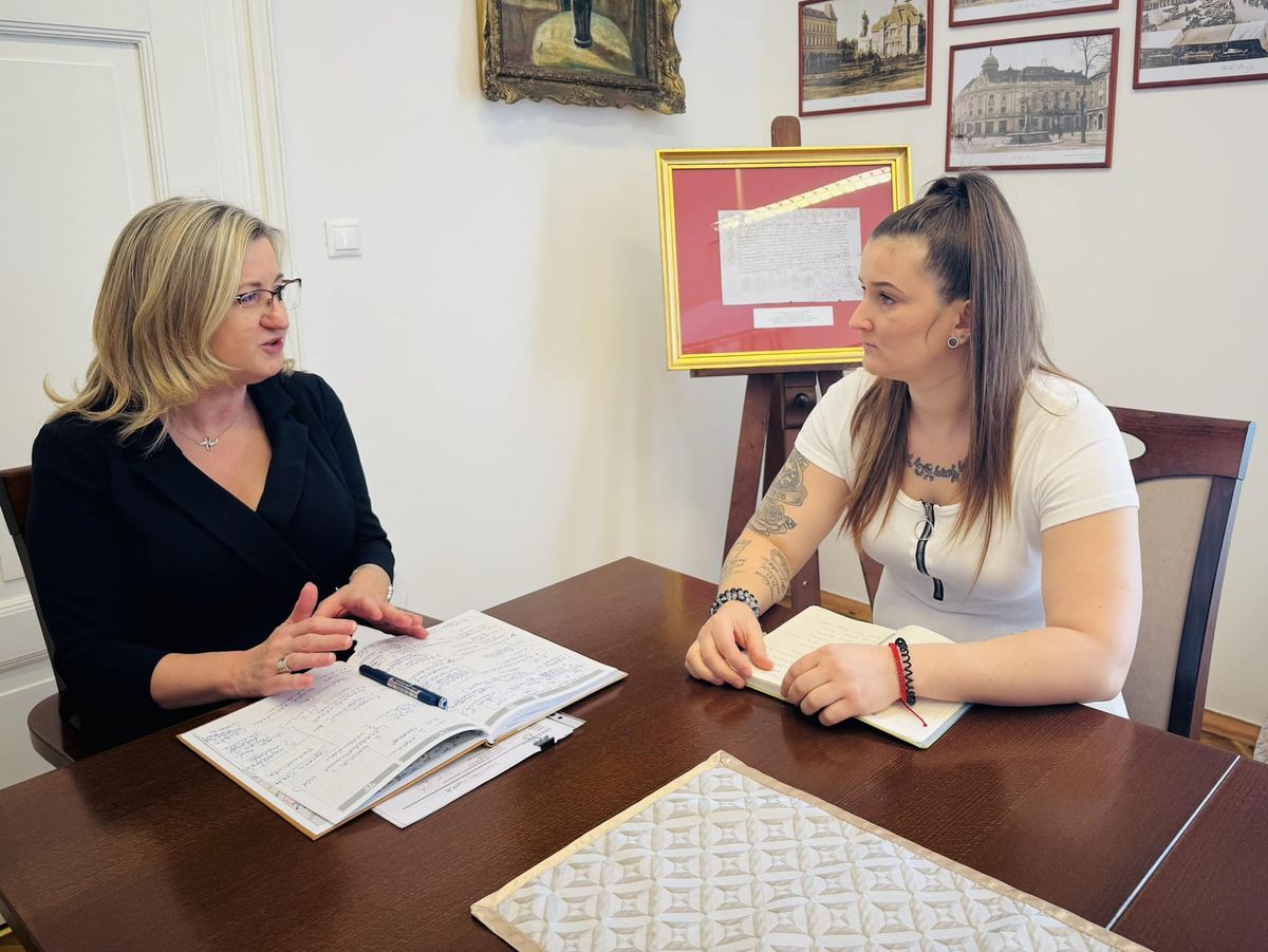 Jótékonysági főzőverseny is lesz a rászorulók majálisán - egyezett meg Farkas Éva Erzsébet polgármester és Kotormánné Schmidt Klaudia