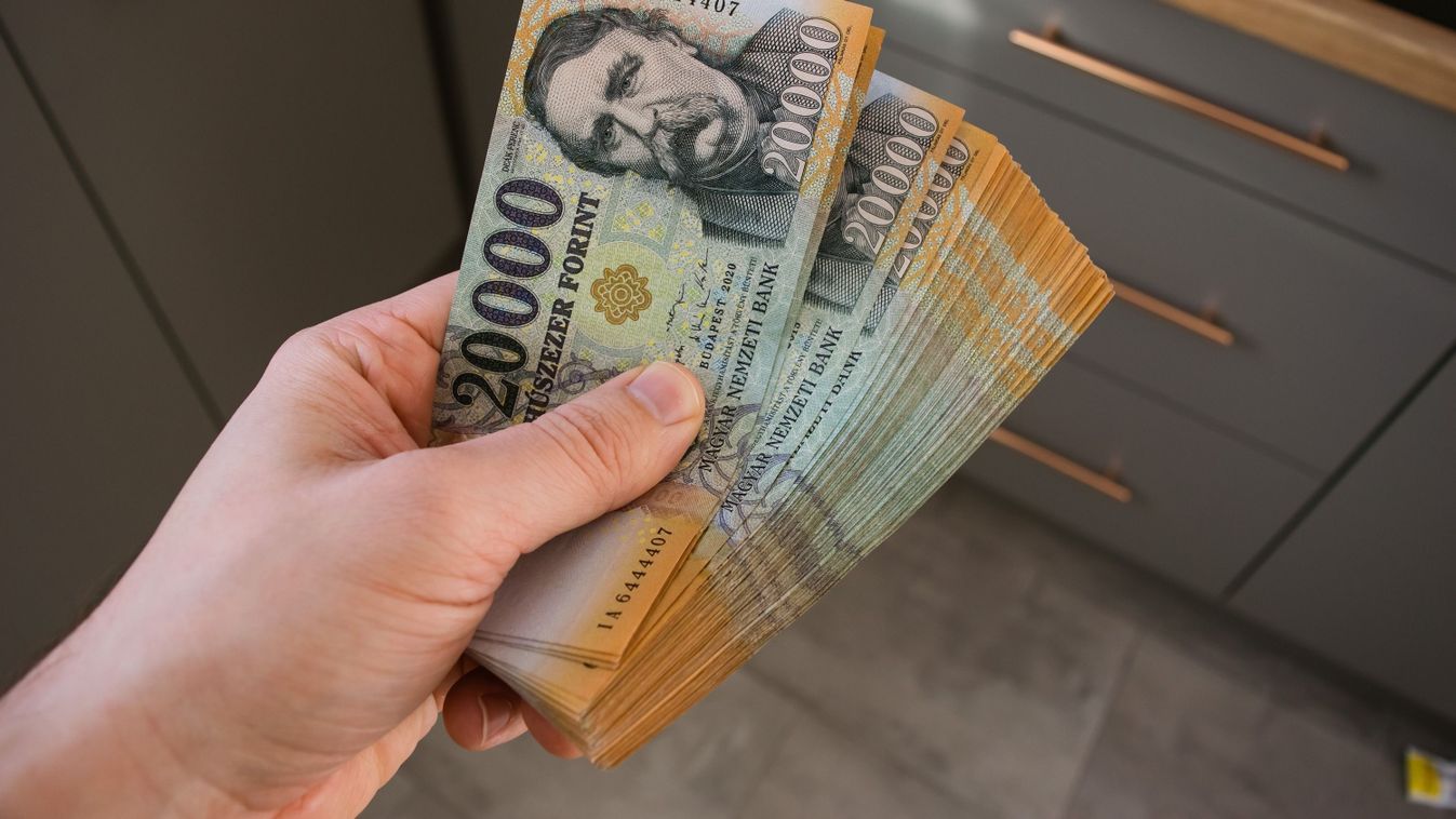 Kamateső: több száz milliárd forinttal gazdagodik idén a magyar lakosság