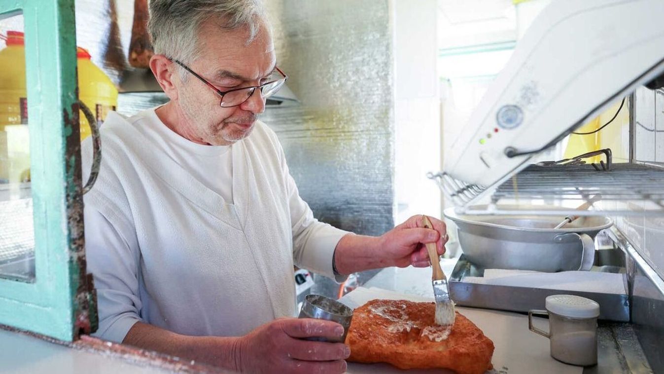 Lángos, flashmob, online csalás és tűzeset – mozgalmas volt a csütörtöki nap