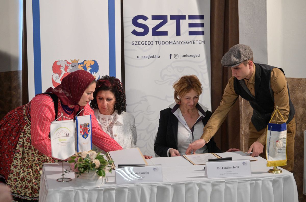 együtt a jövőért