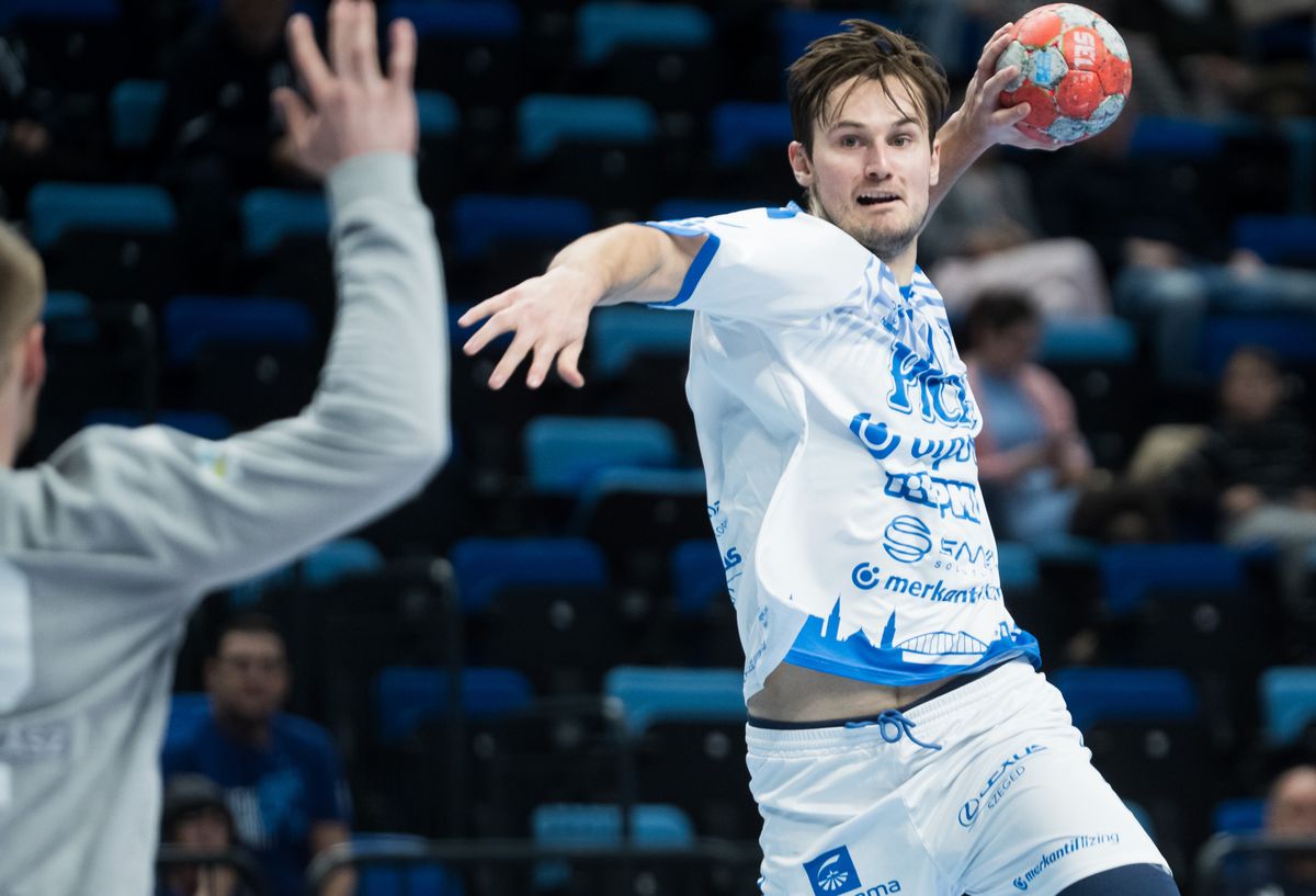 Pick Szeged, Barca, Magnus Röd, Dika Mem