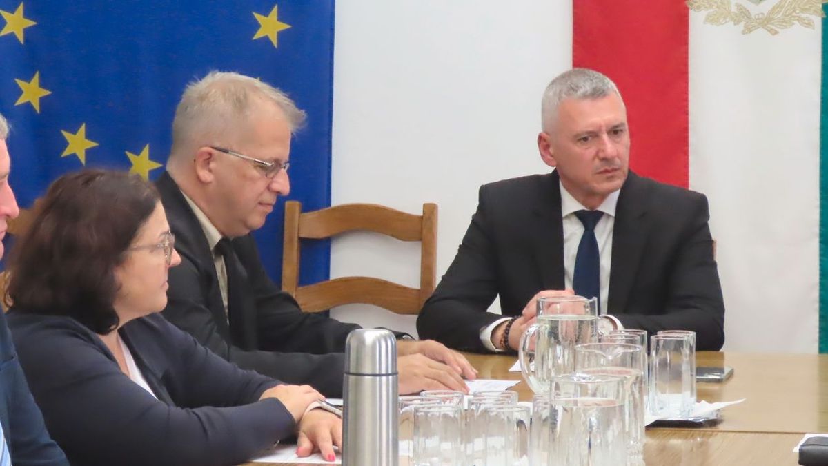 Márki-Zay Péter, Mártély, Ambrus István