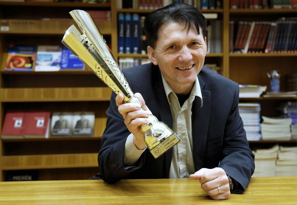 legmenőbb tanár, Gyuricza Zsolt, Vasvári