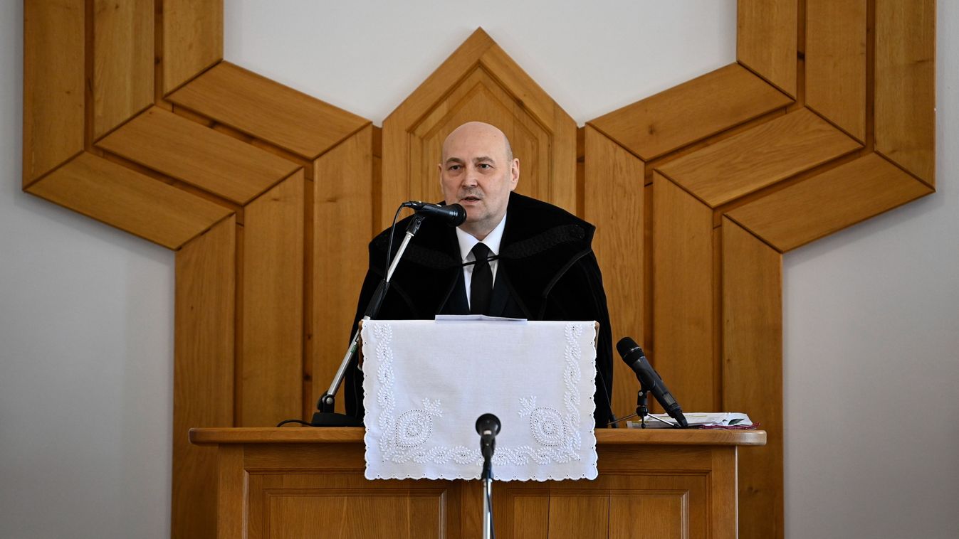 Steinbach József: a húsvéti örömhír üzenete, hogy van reménység, van jövő