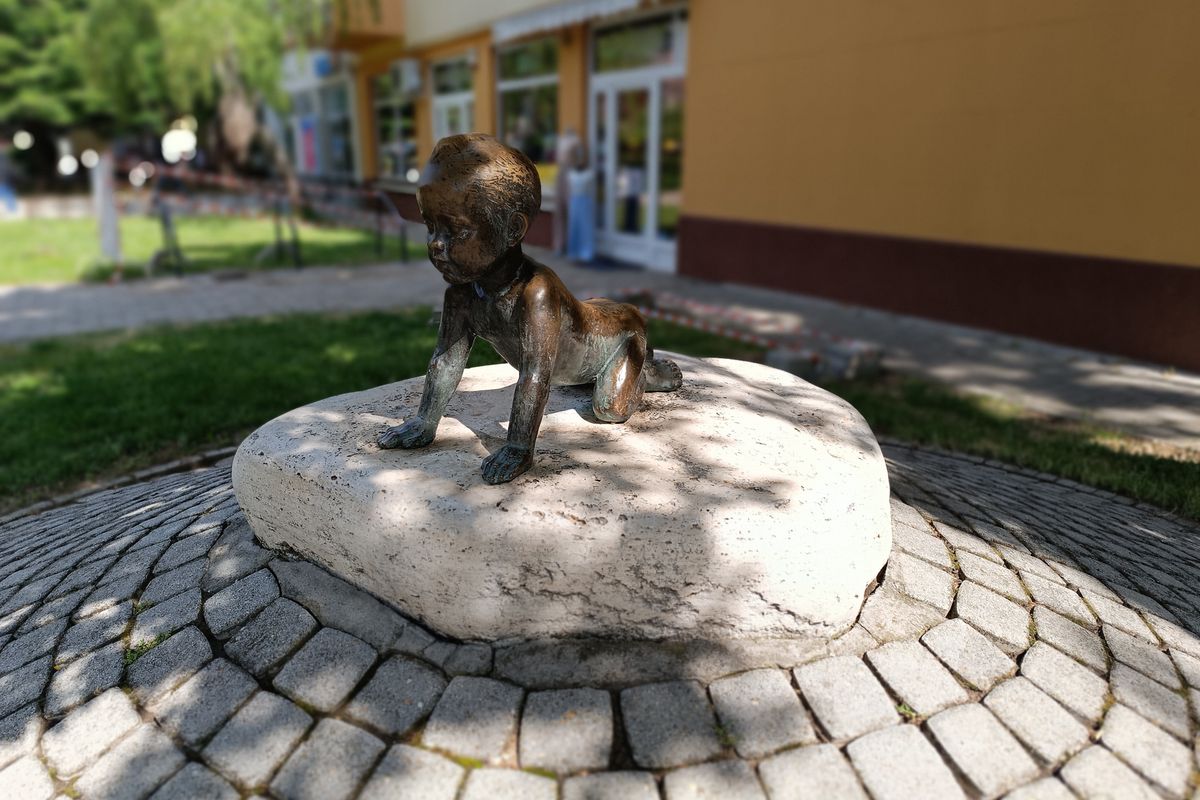 Öcsi szobor, főtér, Makó