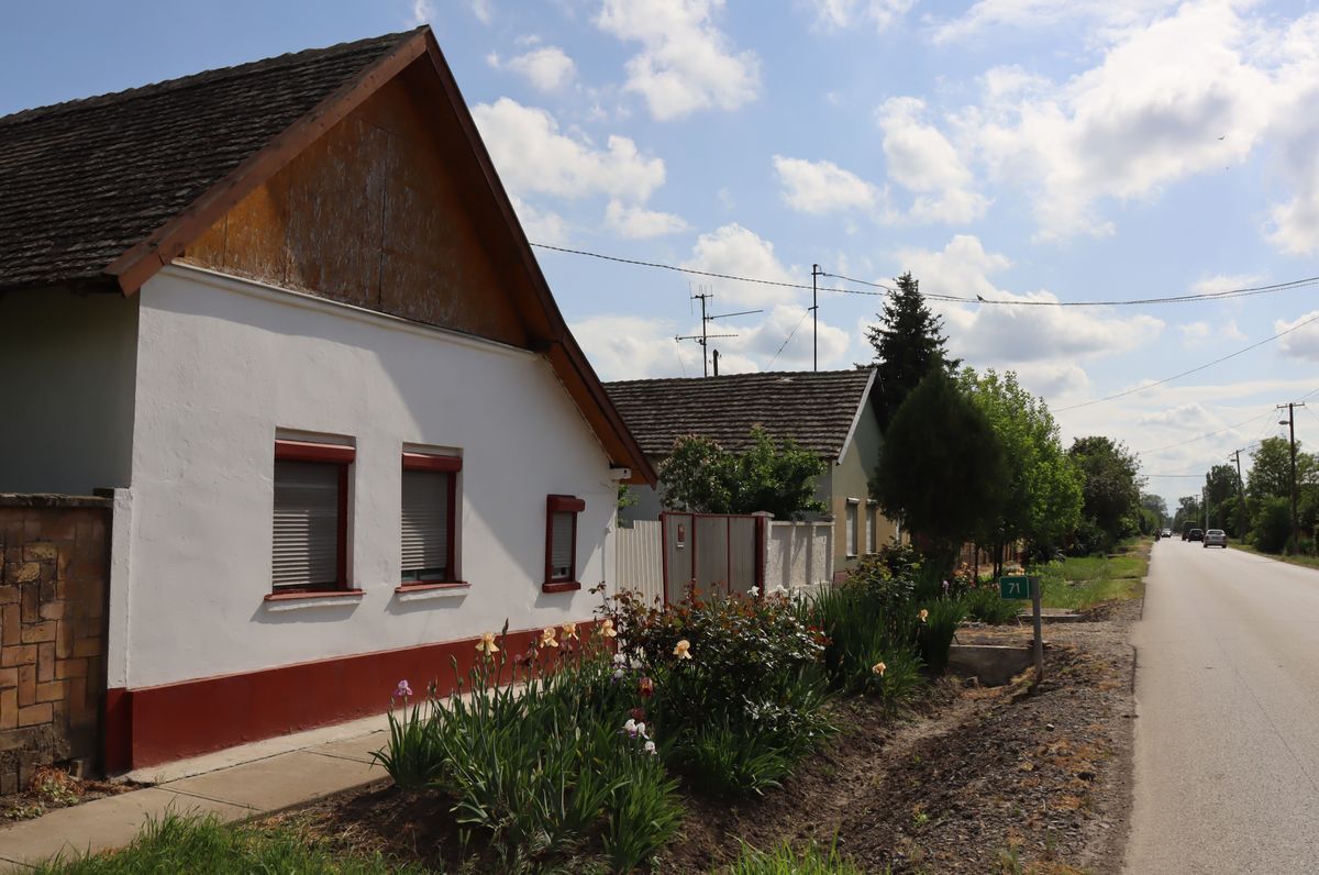 vármegye legkisebb faluja, Kövegy, eladó ház