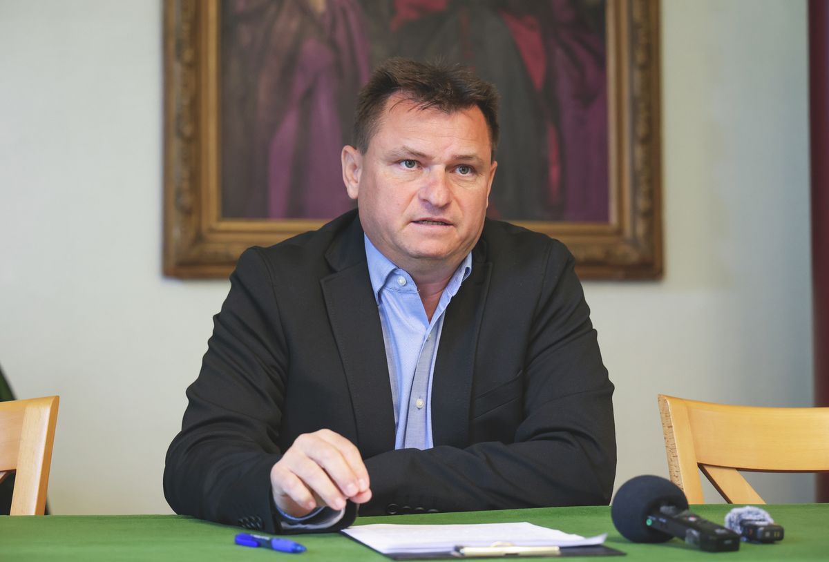 gondoskodó