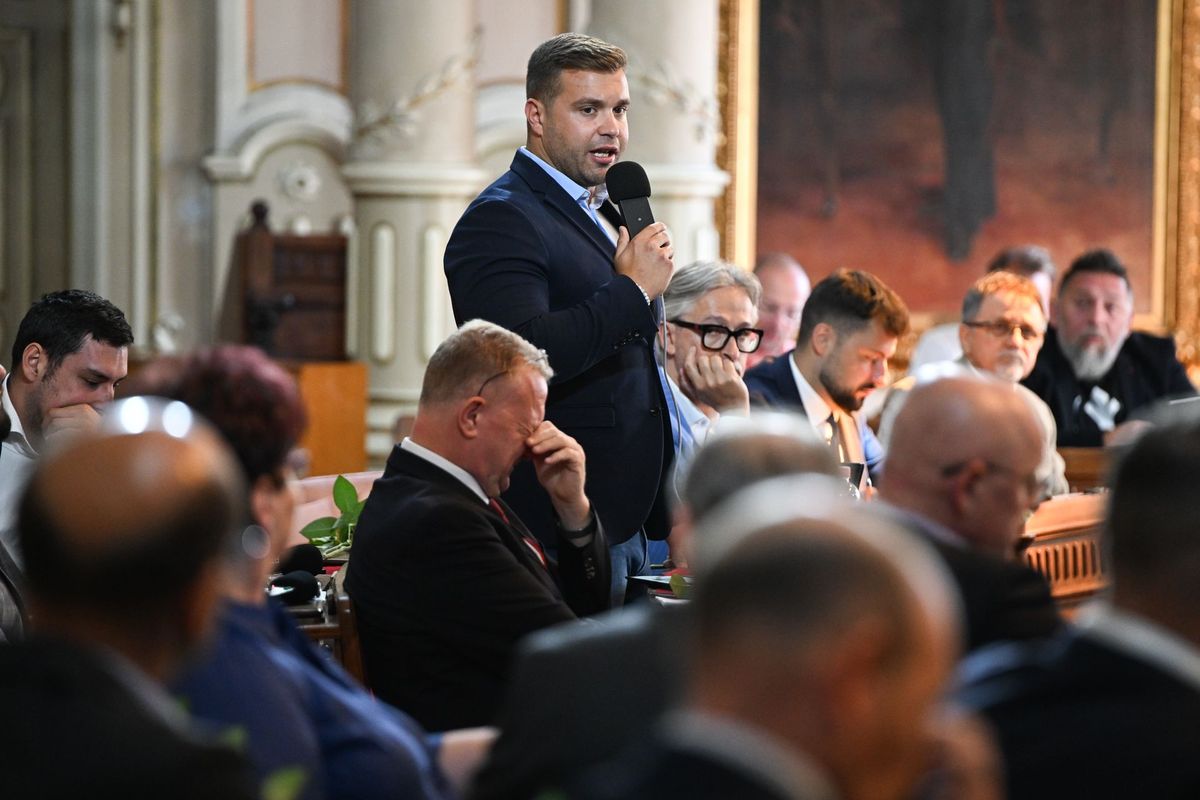 Farkas Levente a közgyűlésen hangsúlyozta: Szeged fejlesztése kormányzati forrásokkal valósul meg, a város több pontján is építkezések indulnak.