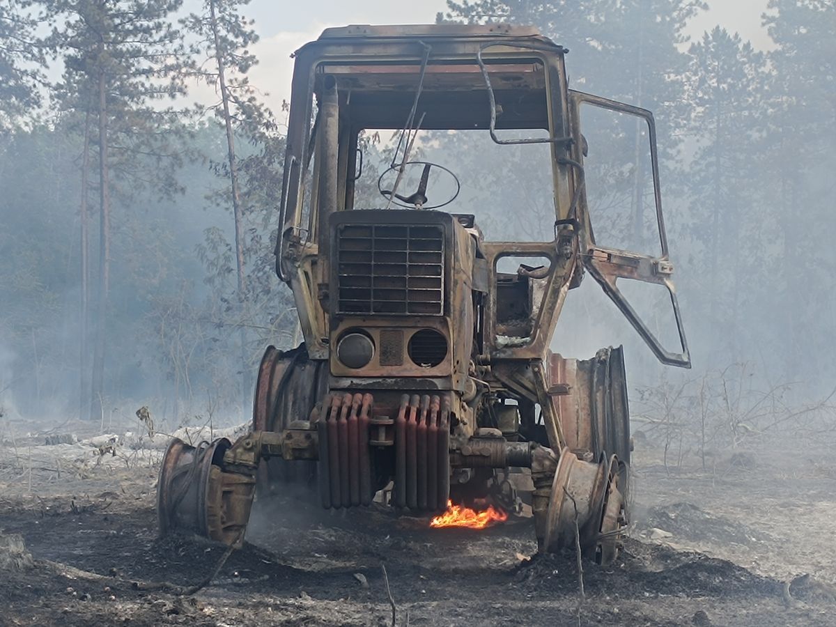 tűz, traktor