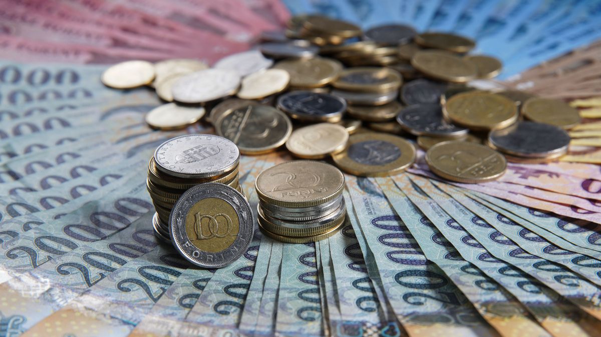 kétszáz forint