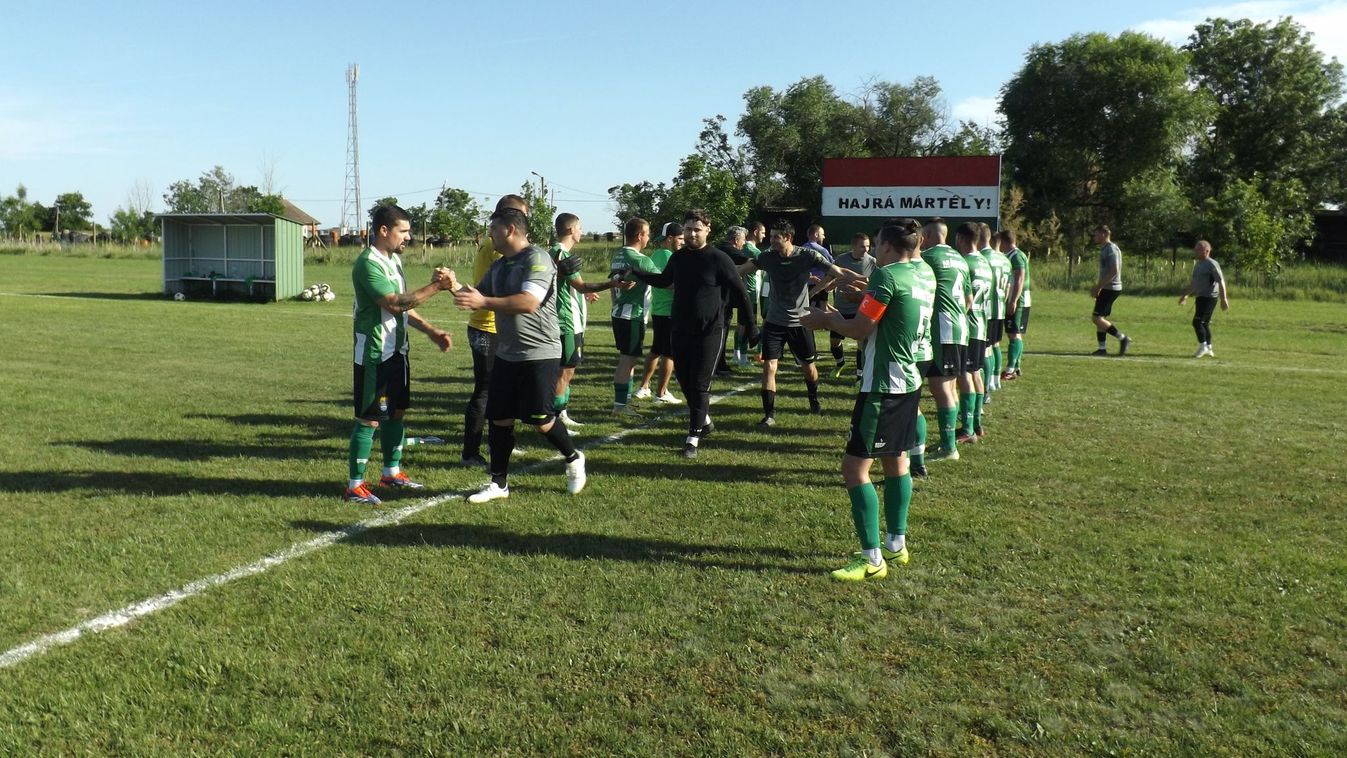 Egészen drámai módon dőlt el, melyik csapatnak kell búcsúznia a szezon végén, sportszerű gesztust kapott a bajnokcsapat Mártélyon
