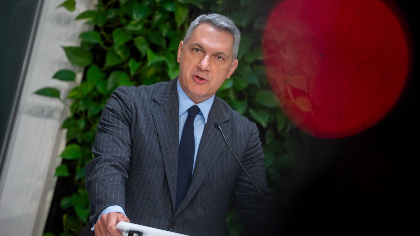 Lázár János: minden közlekedési eszközt és pályát érintett a vihar (videó)