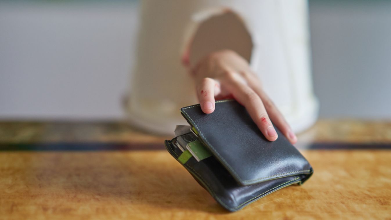 Ellenőrizd a fiókod: lehet, hogy nálad lapul ez az egymilliót értő 100 forintos