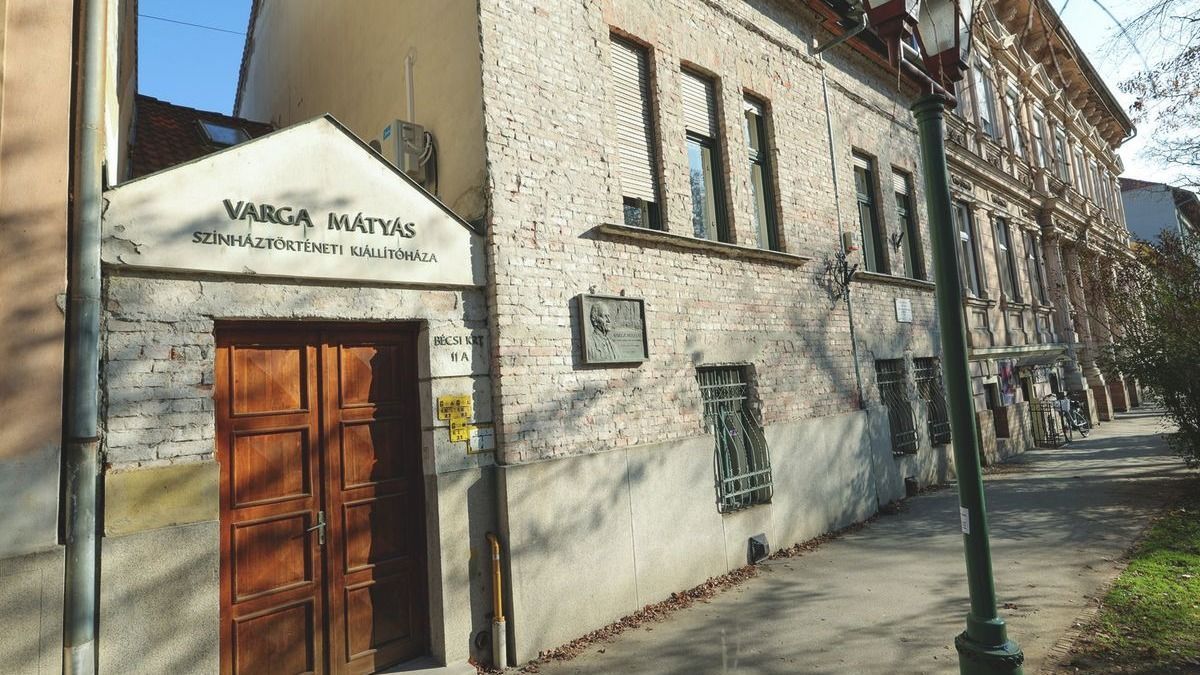 Feketén-fehéren: így árulta el Szeged díszpolgárát