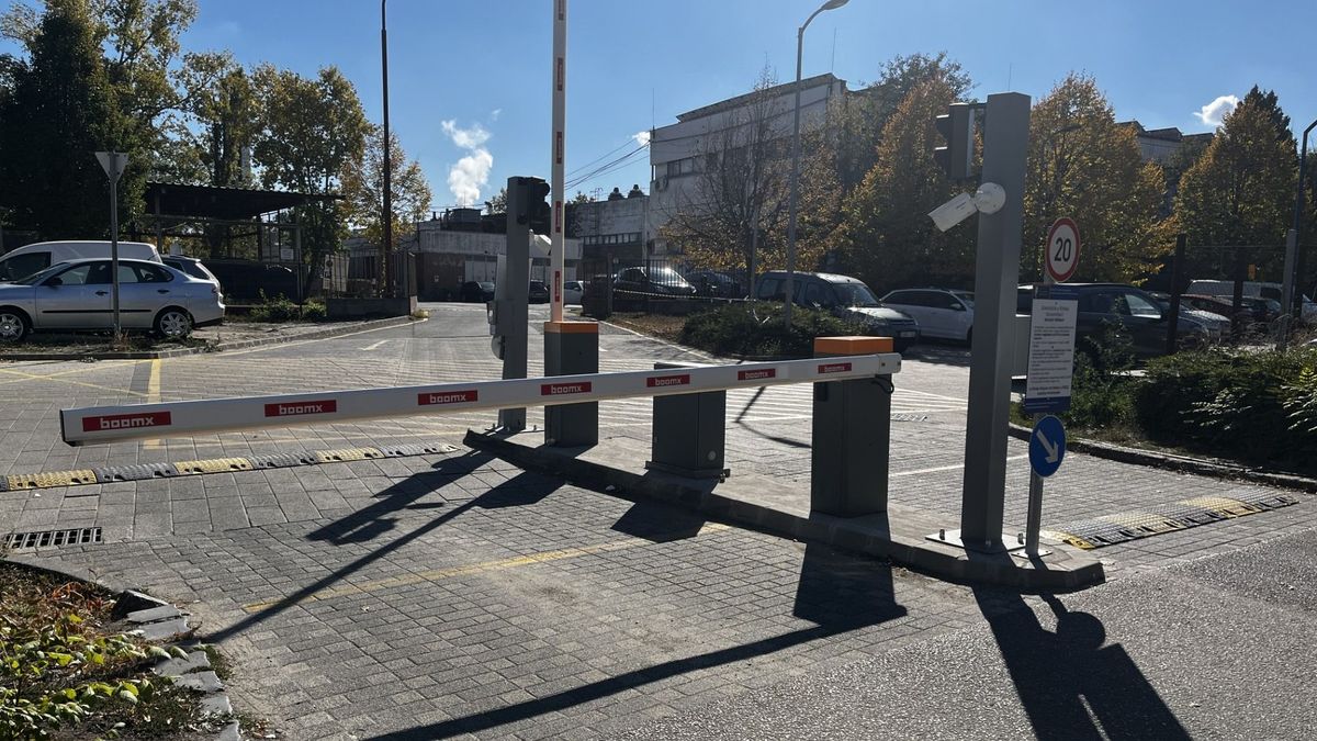 Ördög Nóra rejtélyes Instagram-bejegyzése, és a teli klinikai parkoló