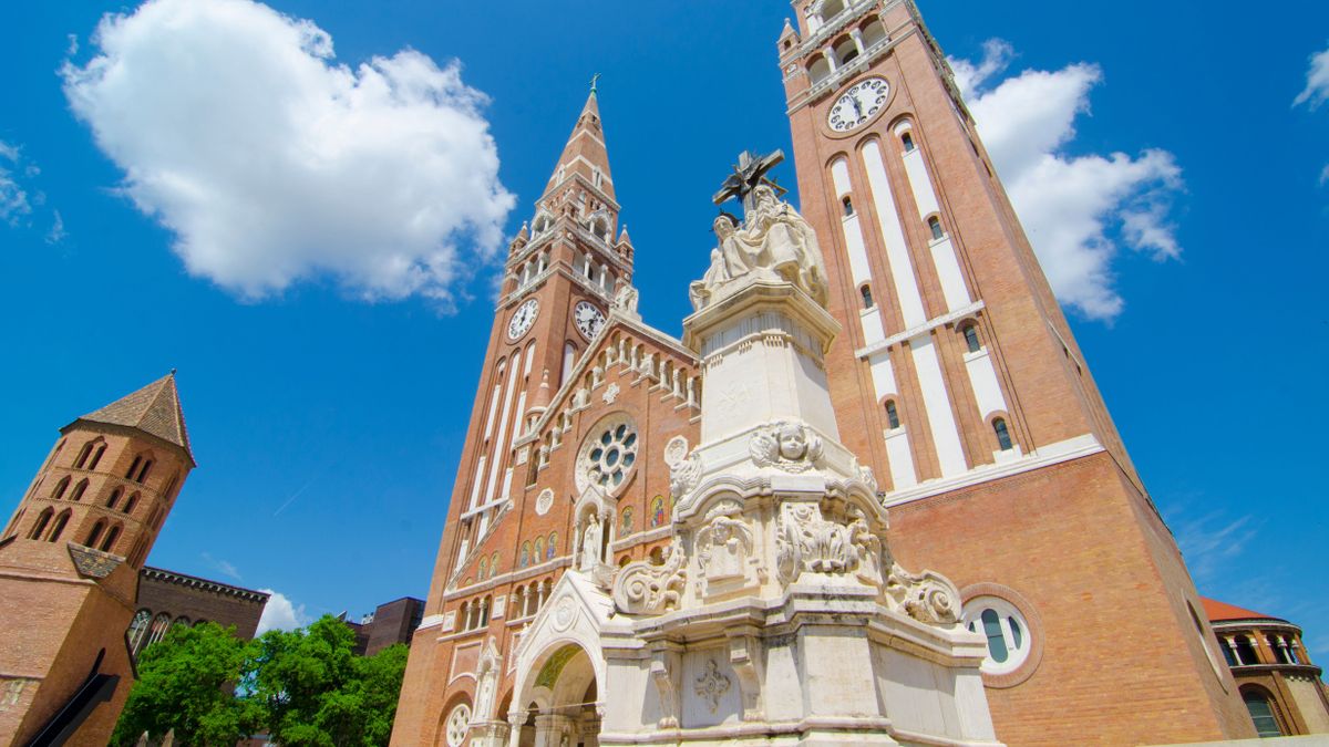 Nemzeti emlékhellyé avatják a szegedi Dómot és a Dóm teret, Sulyok Tamás köztársasági elnök is Szegedre érkezik