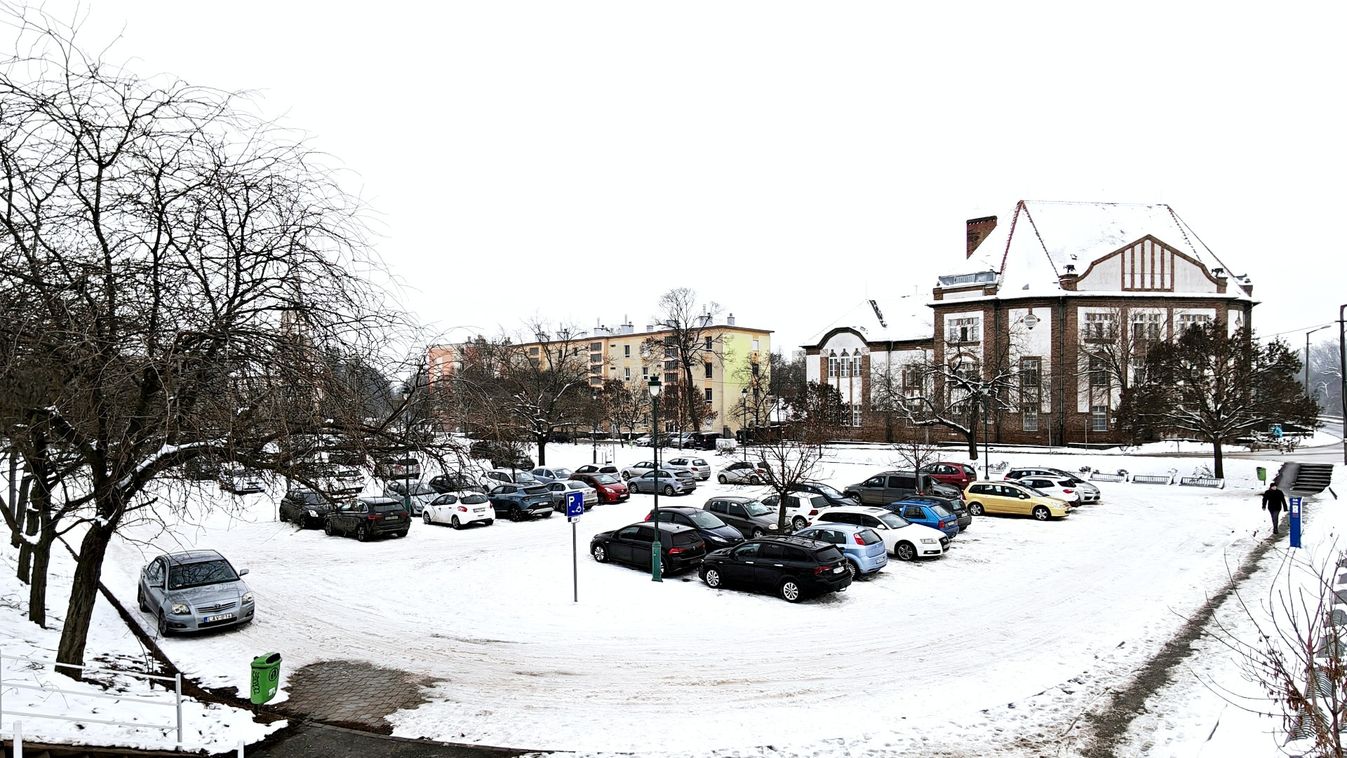 Ez történt ma Csongrád-Csanádban: felvételi, parkolási bírságok és sztárfutás Kép