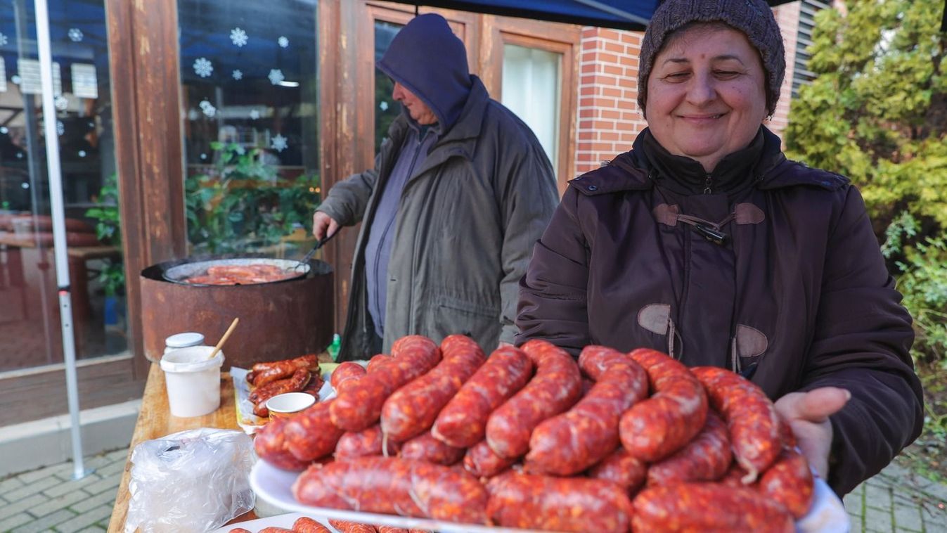 Drámai baleset és különleges kolbászsütés Szőregen Kép