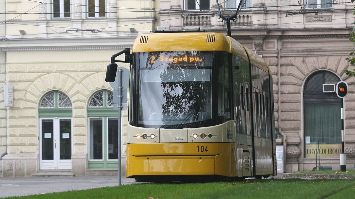 Zajos éjszakák várnak az északi városrészre: különleges gép érkezik a szegedi sínekre