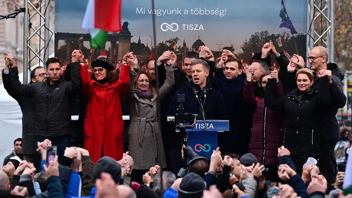 Megint pénzt kér támogatóitól Magyar Péter