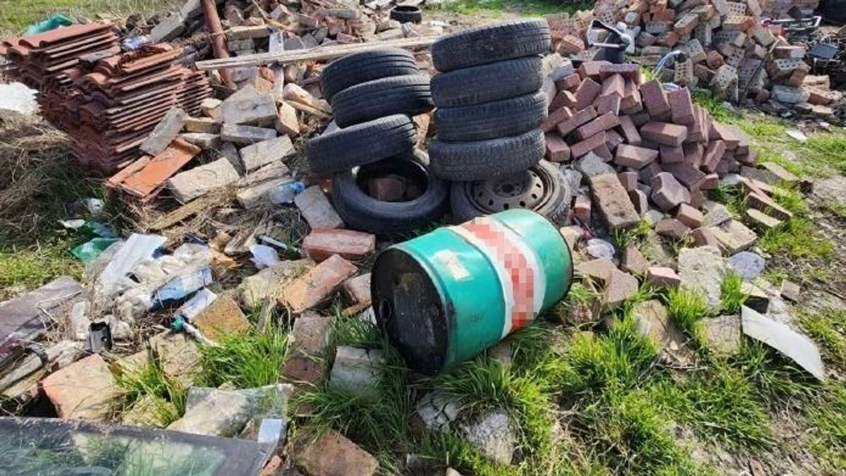 Illegális hulladékbirodalom Szeged mellett: elképesztő mennyiség gyűlt össze