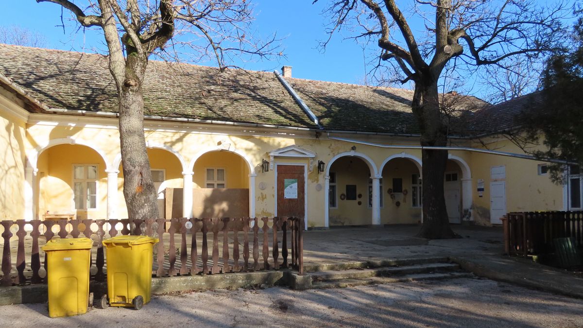 Nagy fordulat Árpádhalmon: megmentik a régi kastélyt: turistaszállóvá alakítanák a 128 éves épületet