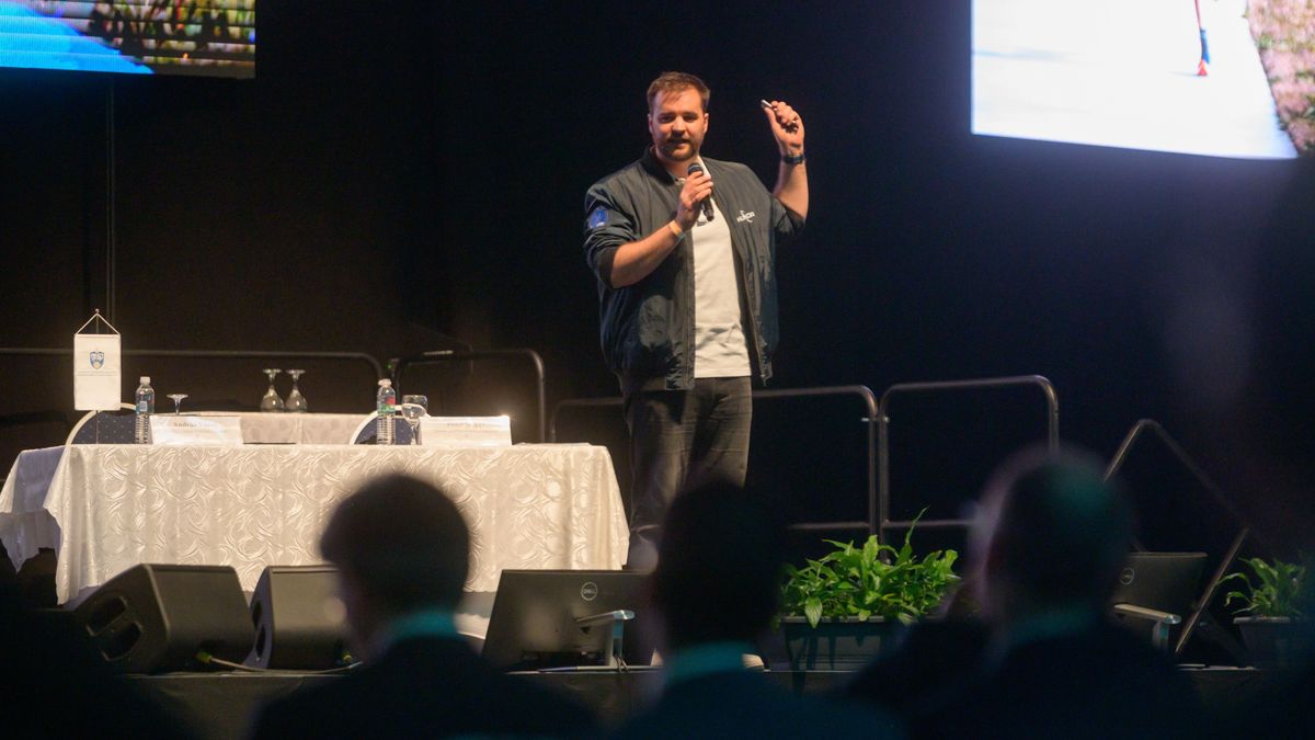 Kapu Tiborral érkeztek a Nobel-díjasok Szegedre