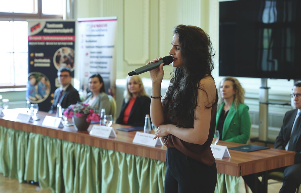 Szeged – 2026.03.24. Zirzen Janka ösztöndíjak átadása az SZTE Rektori dísztermében.
Képen: Tabatabai Flóa énekel.
Fotó: Karnok Csaba (KC) – Délmagyarország (DM)