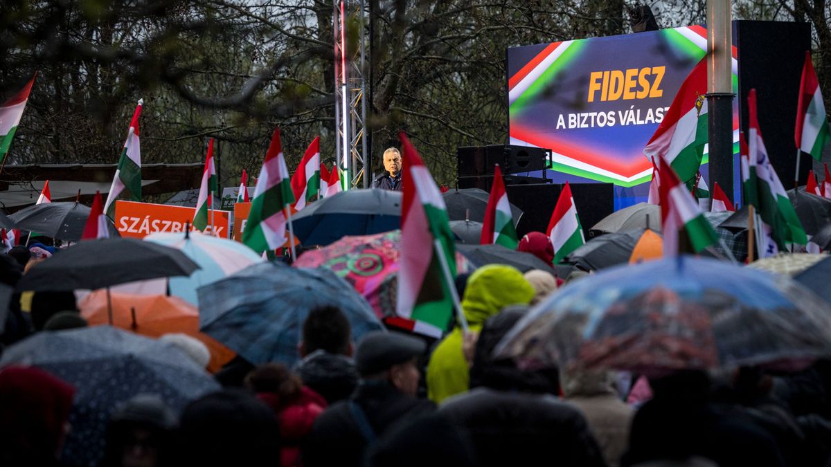Ócsán folytatja országjárását Orbán Viktor (élő)