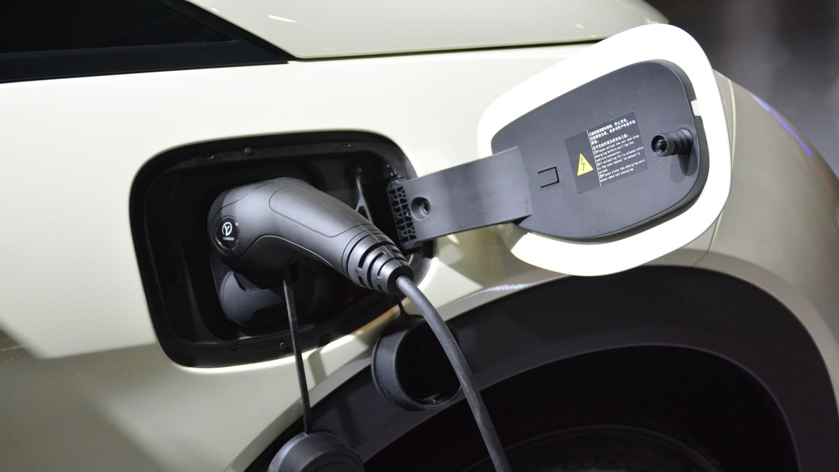 Nem kell többé a töltőt keresni – így töltheted autódat a lakásodból